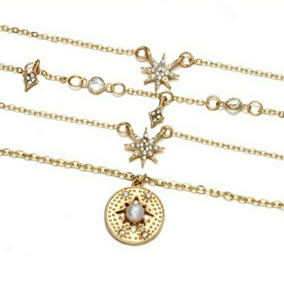 Sexy Gold Multilayered Necklace with Star Pendant - Picture 3 of 3